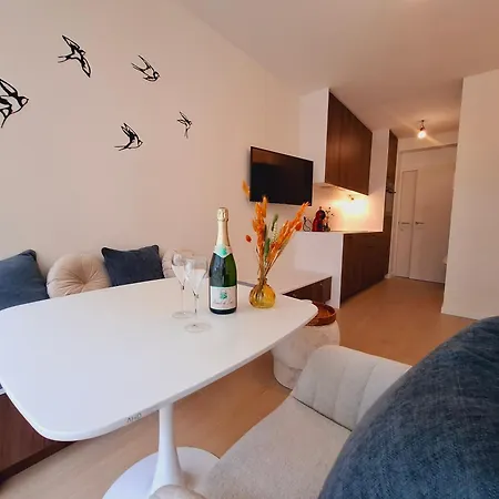 Studio-r Apartment